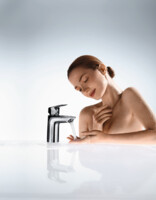 Смеситель для умывальника Hansgrohe Logis 71107000-8