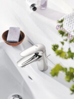 Смеситель для раковины Grohe S-Size Wave однорычажный 23748001-1