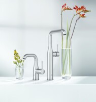 Смеситель для умывальника Grohe Essence New 23480001-2